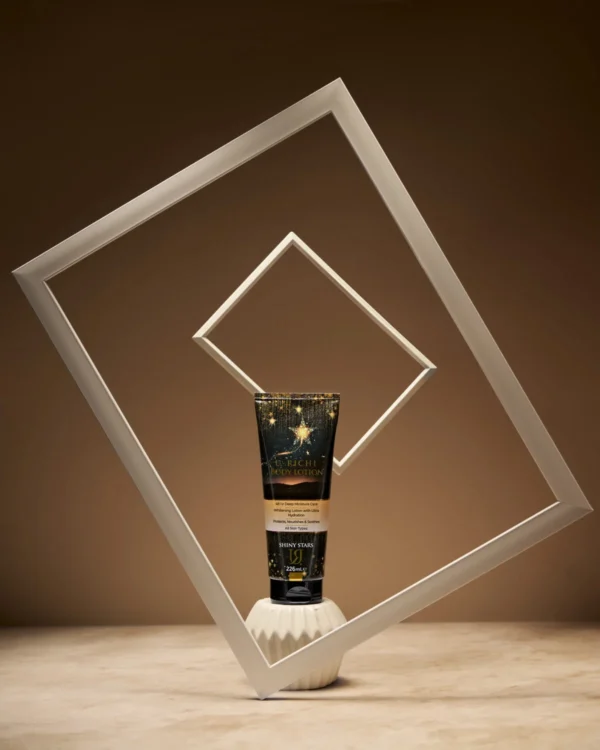 ⁦U-Richi Body Lotion (Shiny Stars)⁩ - الصورة ⁦2⁩
